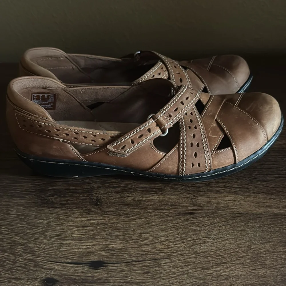 Women’s Clark’s - Picture 5 of 8